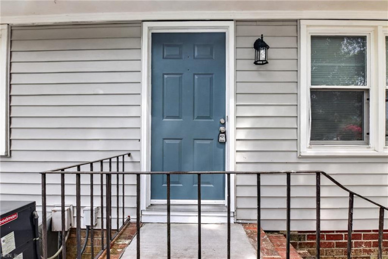 Photo 5 of 35 residential for sale in Virginia Beach virginia