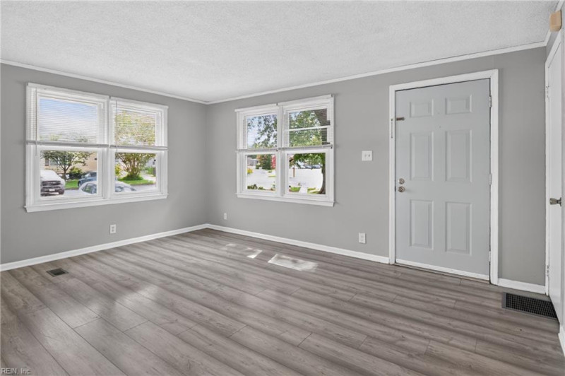 Photo 7 of 35 residential for sale in Virginia Beach virginia
