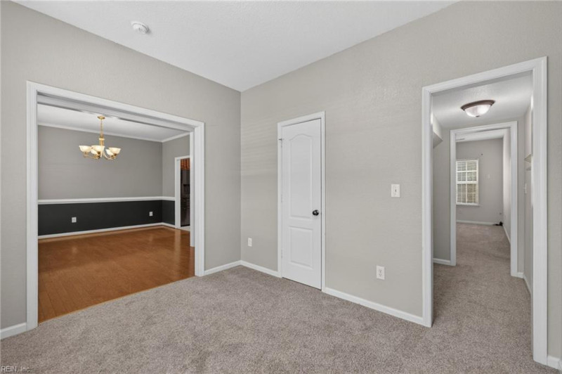 Photo 10 of 39 residential for sale in Chesapeake virginia