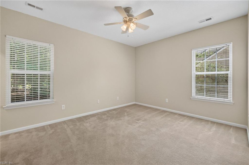 Photo 13 of 39 residential for sale in Chesapeake virginia
