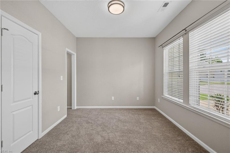 Photo 16 of 39 residential for sale in Chesapeake virginia