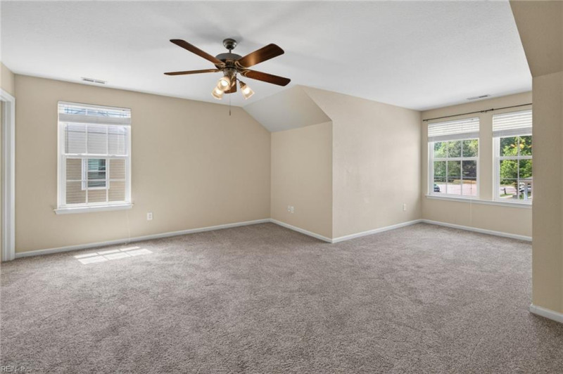 Photo 17 of 39 residential for sale in Chesapeake virginia