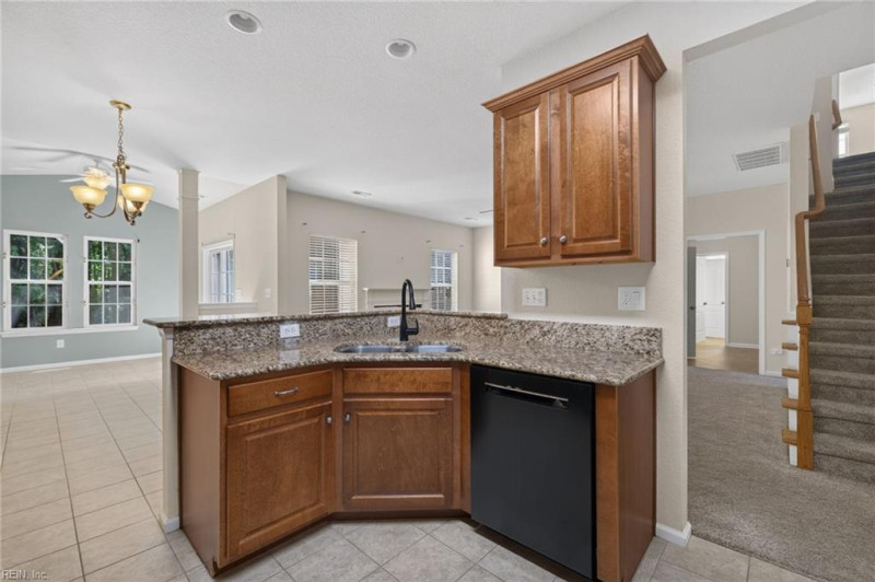 Photo 3 of 39 residential for sale in Chesapeake virginia