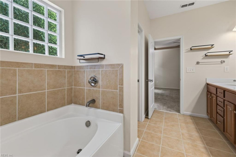 Photo 30 of 39 residential for sale in Chesapeake virginia