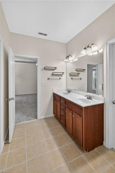 Photo 32 of 39 residential for sale in Chesapeake virginia
