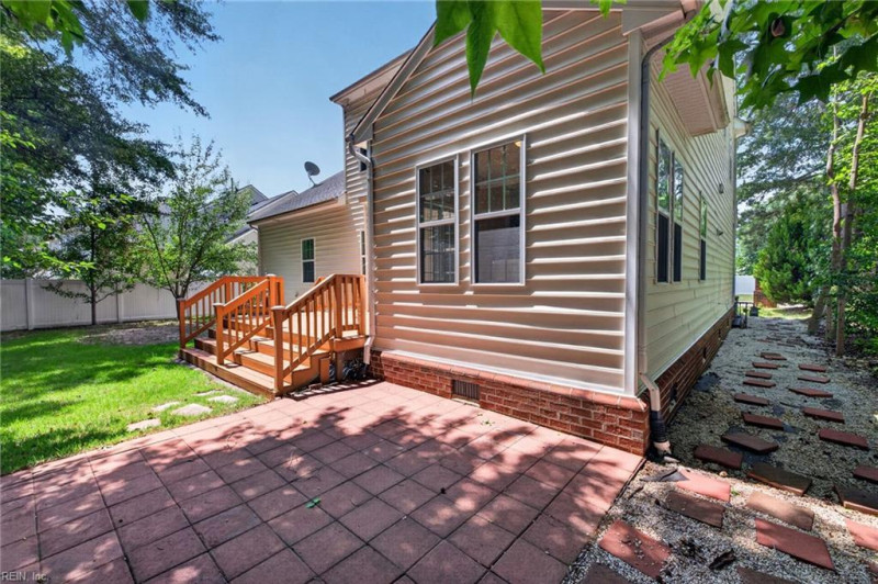 Photo 35 of 39 residential for sale in Chesapeake virginia