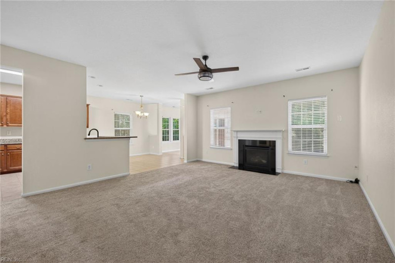 Photo 5 of 39 residential for sale in Chesapeake virginia