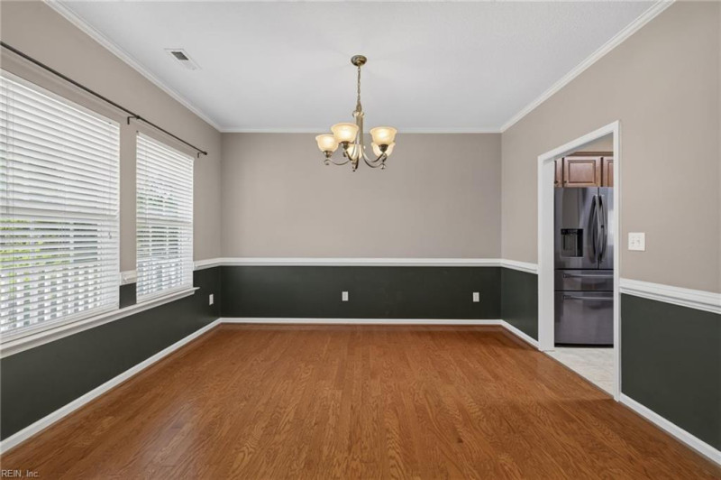 Photo 8 of 39 residential for sale in Chesapeake virginia