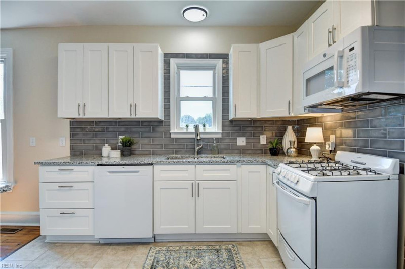 Photo 17 of 33 residential for sale in Newport News virginia