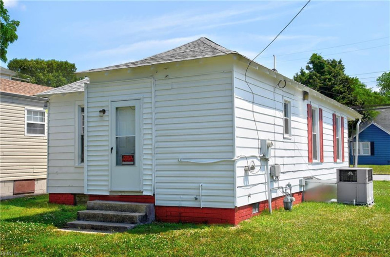 Photo 29 of 33 residential for sale in Newport News virginia