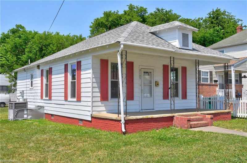 Photo 4 of 33 residential for sale in Newport News virginia