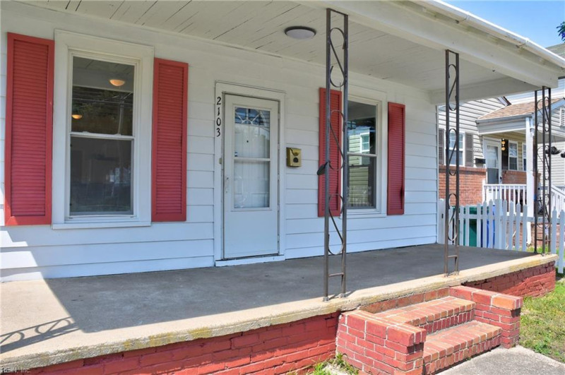 Photo 6 of 33 residential for sale in Newport News virginia