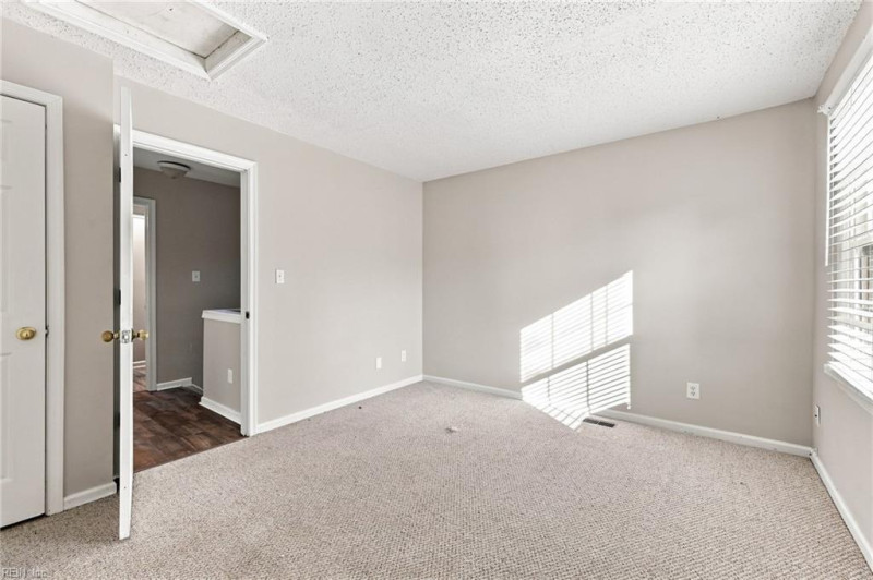 Photo 35 of 45 residential for sale in Chesapeake virginia Photo 35 of 45 residential for sale in Chesapeake virginia