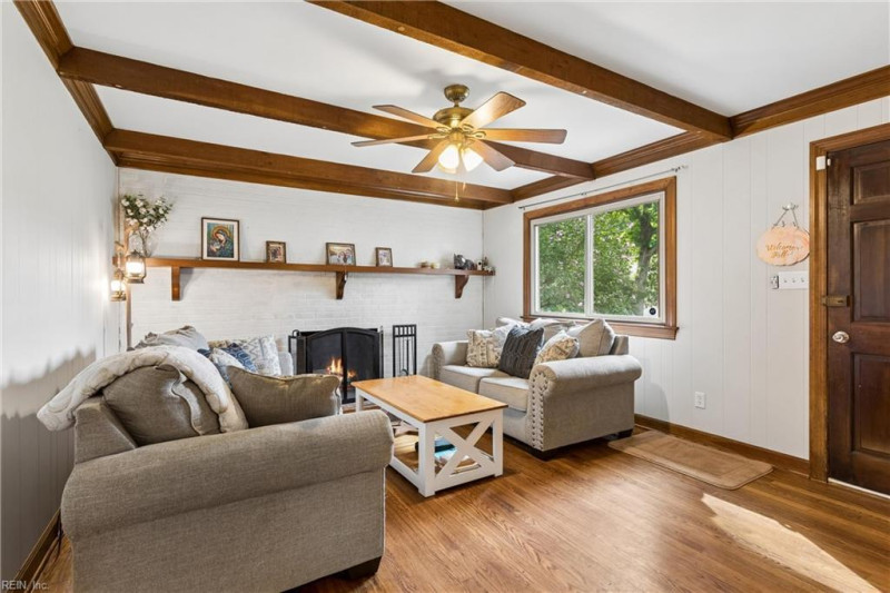 Photo 11 of 28 residential for sale in Newport News virginia