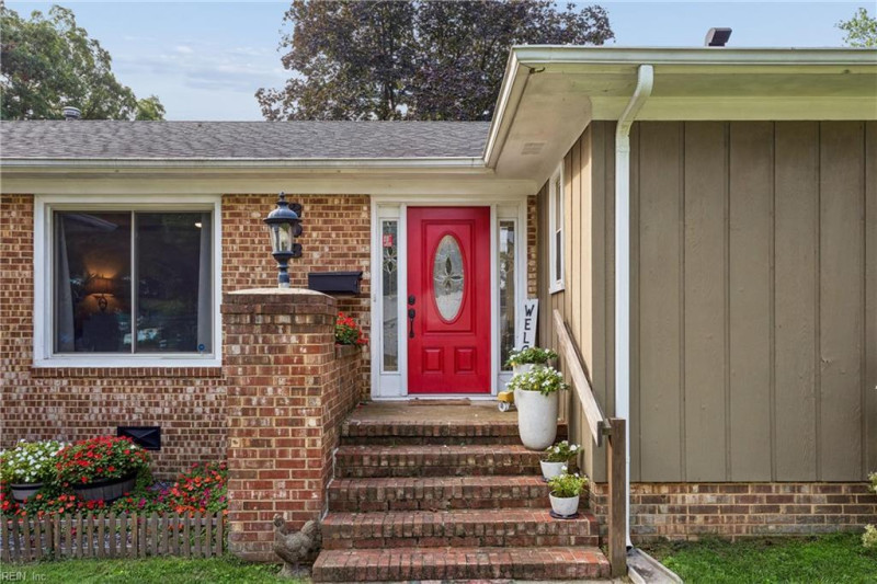Photo 3 of 28 residential for sale in Newport News virginia