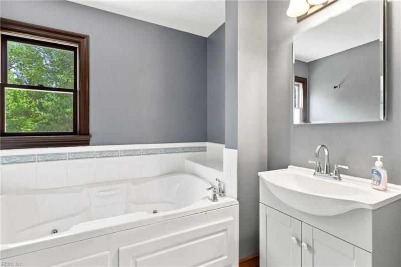 Photo 23 of 49 residential for sale in New Kent County virginia