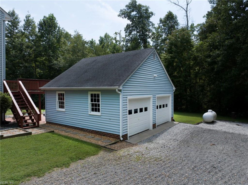 Photo 3 of 49 residential for sale in New Kent County virginia