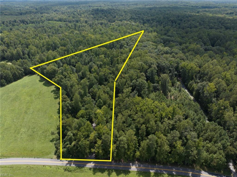 Photo 36 of 49 residential for sale in New Kent County virginia