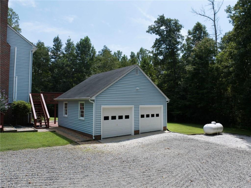 Photo 4 of 49 residential for sale in New Kent County virginia