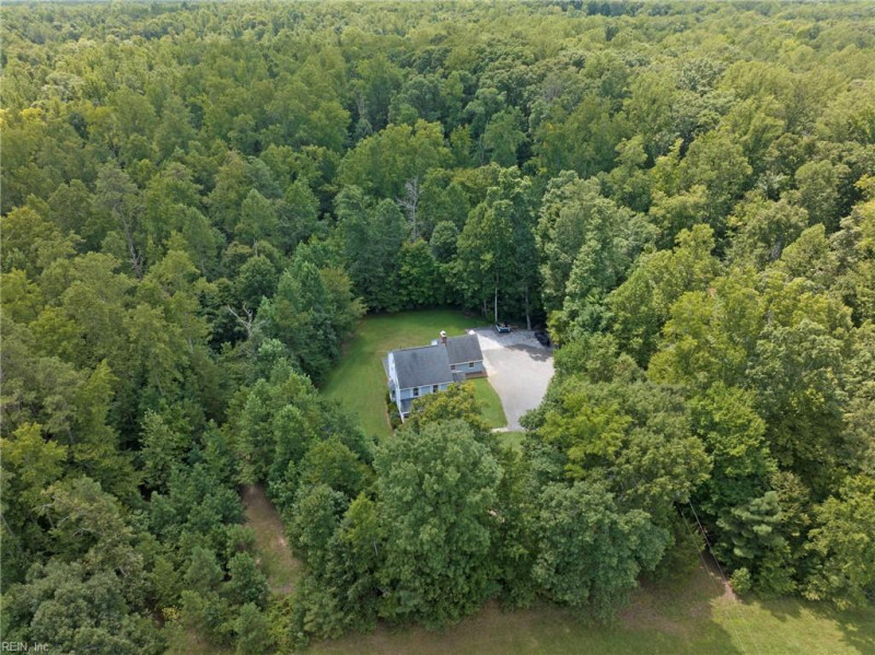 Photo 6 of 49 residential for sale in New Kent County virginia