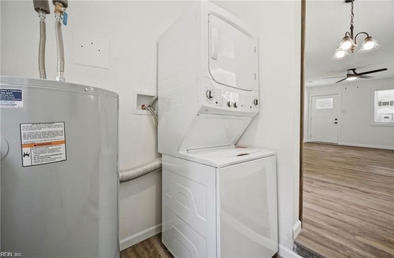 Photo 14 of 20 residential for sale in Portsmouth virginia