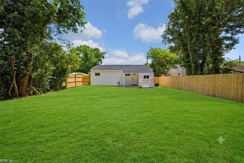 Photo 16 of 20 residential for sale in Portsmouth virginia