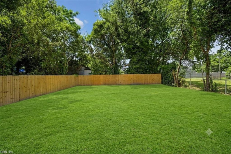 Photo 18 of 20 residential for sale in Portsmouth virginia