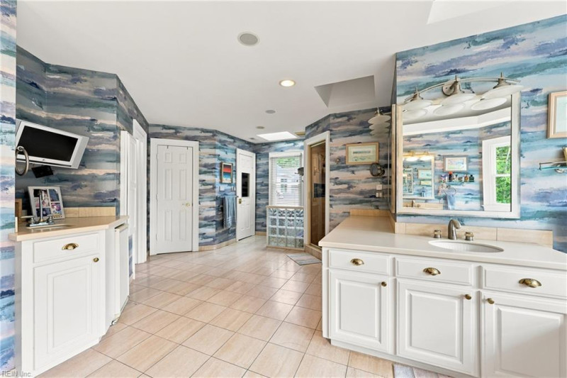 Photo 20 of 43 residential for sale in Virginia Beach virginia