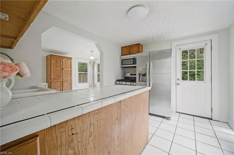 Photo 10 of 34 residential for sale in Norfolk virginia