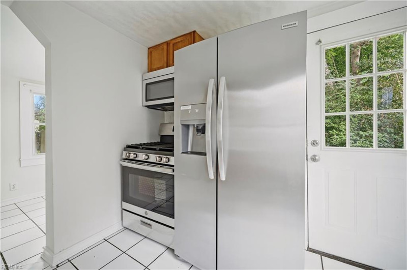 Photo 12 of 34 residential for sale in Norfolk virginia