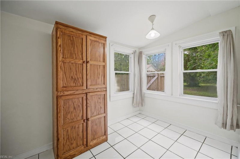Photo 13 of 34 residential for sale in Norfolk virginia