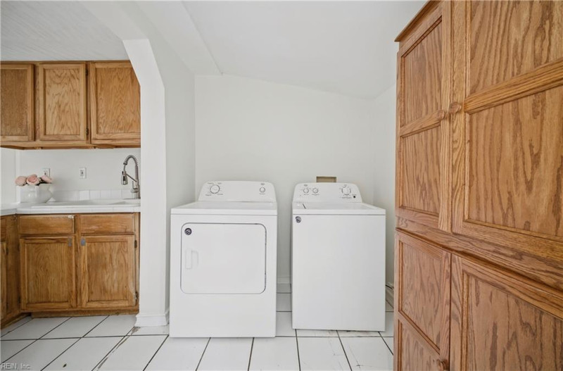 Photo 14 of 34 residential for sale in Norfolk virginia