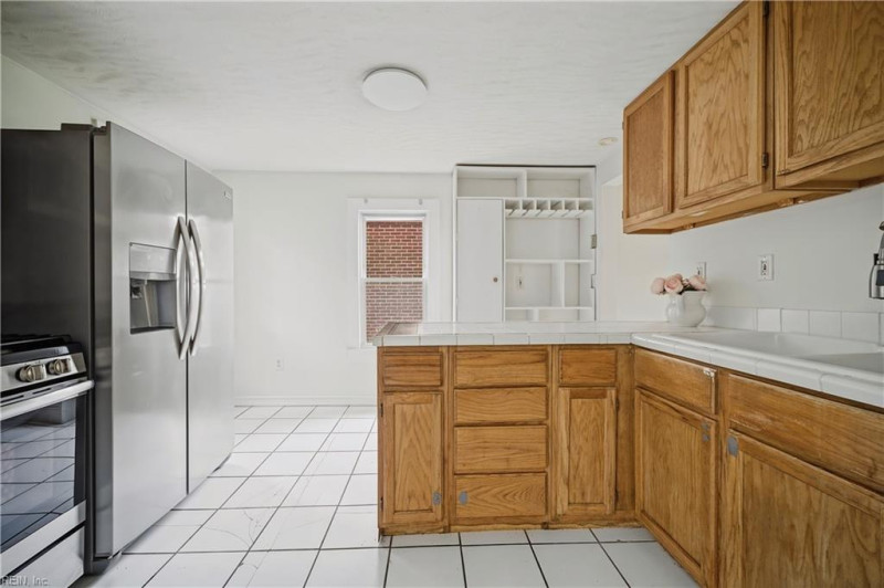 Photo 3 of 34 residential for sale in Norfolk virginia