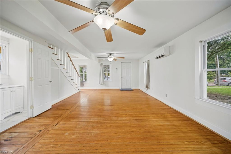 Photo 6 of 34 residential for sale in Norfolk virginia