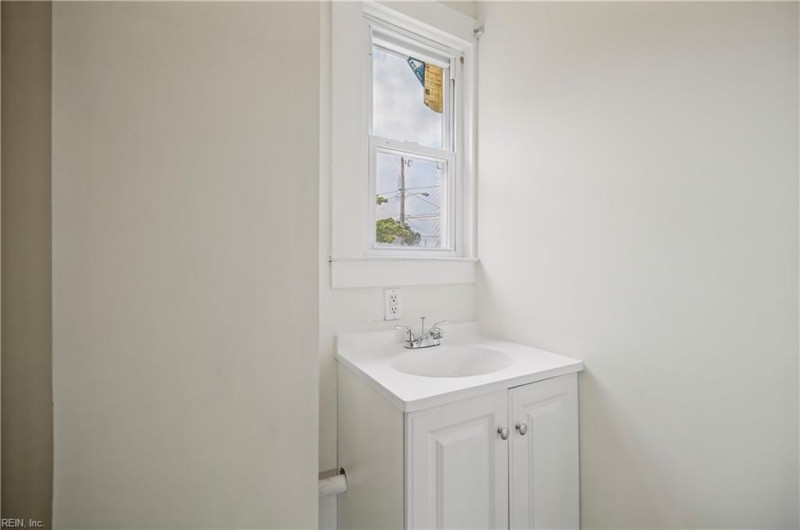 Photo 9 of 34 residential for sale in Norfolk virginia