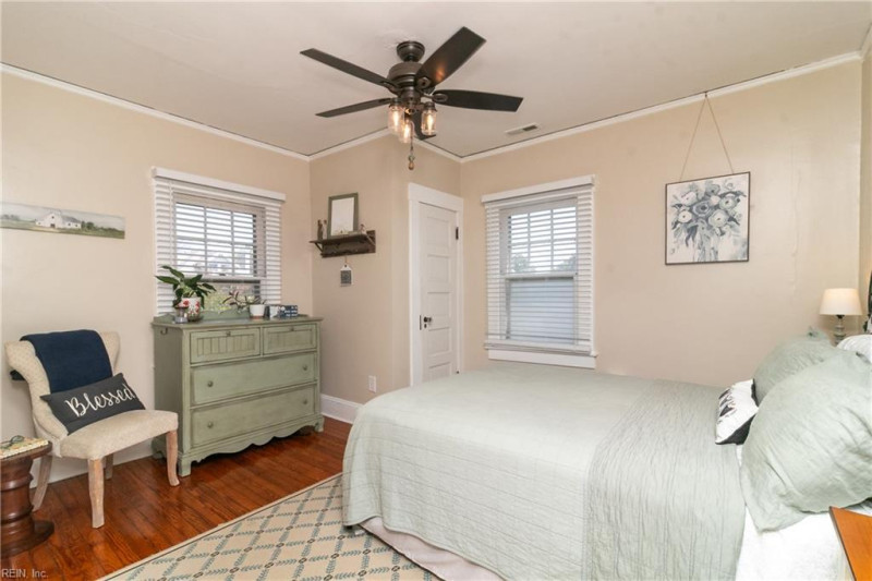 Photo 18 of 37 residential for sale in Norfolk virginia
