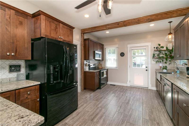 Photo 4 of 37 residential for sale in Norfolk virginia
