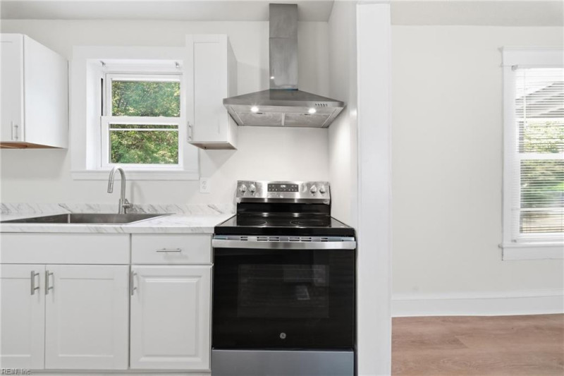Photo 10 of 37 residential for sale in Newport News virginia