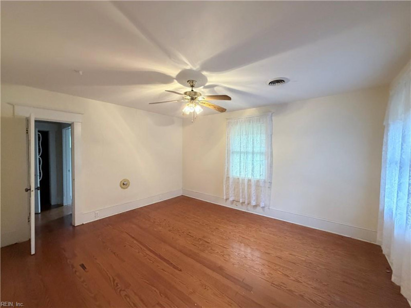 Photo 22 of 32 residential for sale in Southampton County virginia