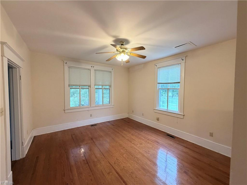 Photo 8 of 32 residential for sale in Southampton County virginia