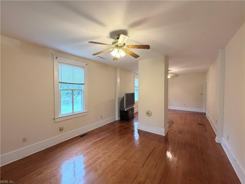 Photo 9 of 32 residential for sale in Southampton County virginia