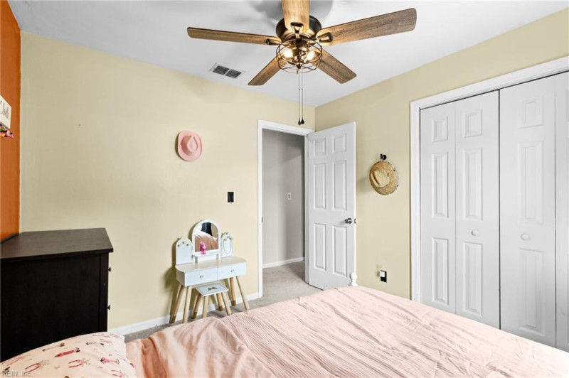 Photo 33 of 44 residential for sale in Chesapeake virginia Photo 33 of 44 residential for sale in Chesapeake virginia