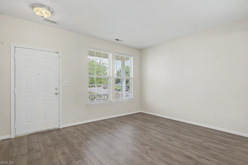 Photo 6 of 37 residential for sale in Chesapeake virginia Photo 6 of 37 residential for sale in Chesapeake virginia