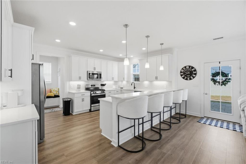Photo 12 of 47 residential for sale in Chesapeake virginia