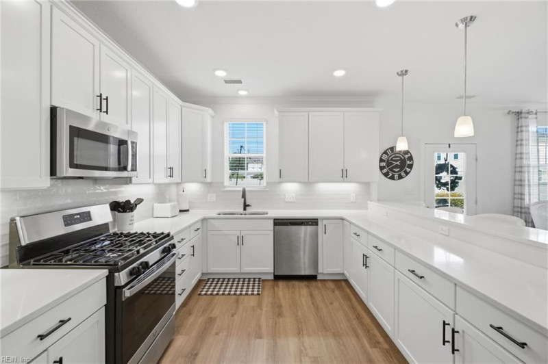 Photo 15 of 47 residential for sale in Chesapeake virginia