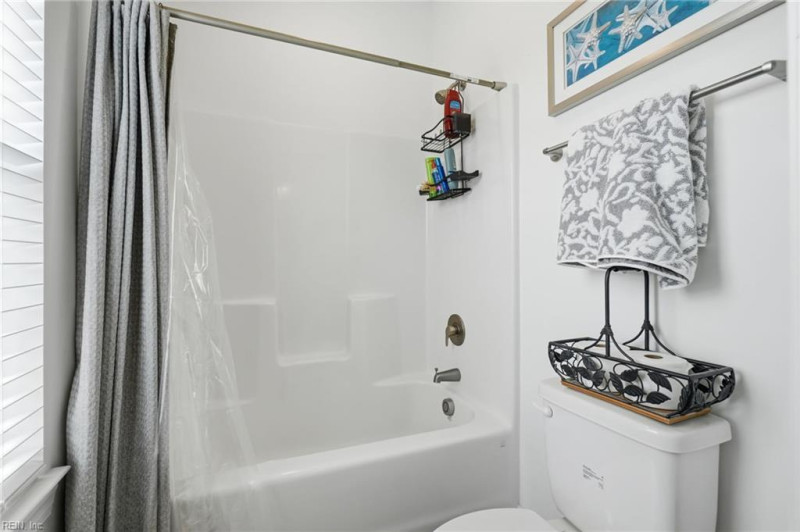 Photo 27 of 47 residential for sale in Chesapeake virginia