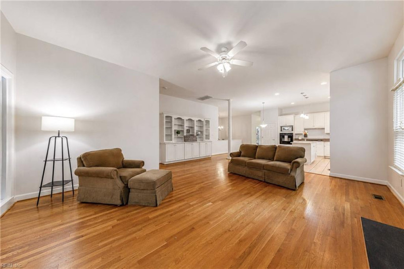 Photo 16 of 37 residential for sale in James City County virginia