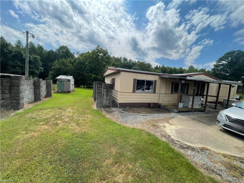 Photo 4 of 5 residential for sale in Isle of Wight County virginia