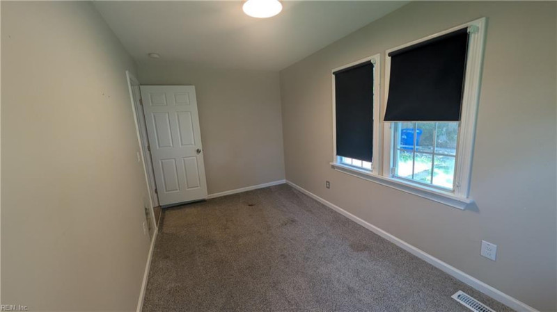 Photo 6 of 11 residential for sale in Portsmouth virginia