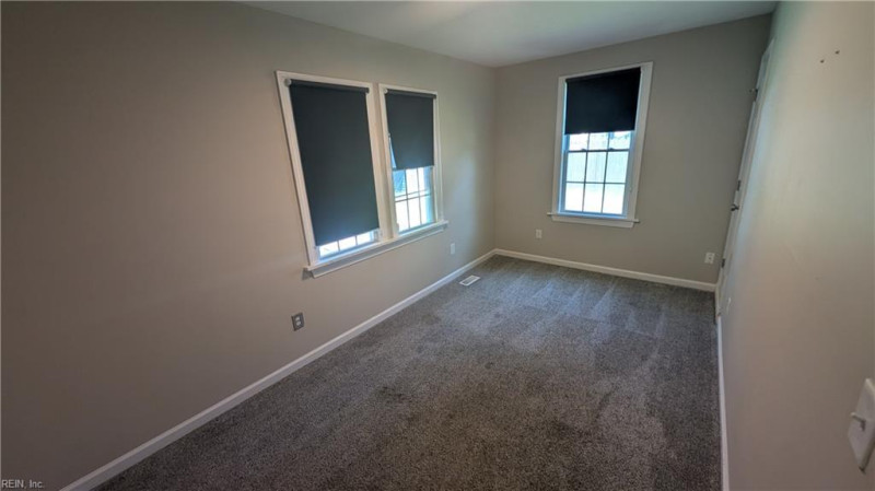Photo 7 of 11 residential for sale in Portsmouth virginia
